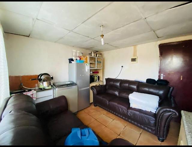 2 BEDROOM HOUSE FOR SALE IN KATLEHONG SOUTH